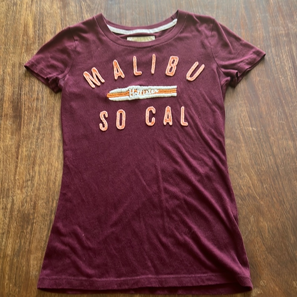 Maroon Hollister T-shirt size XS